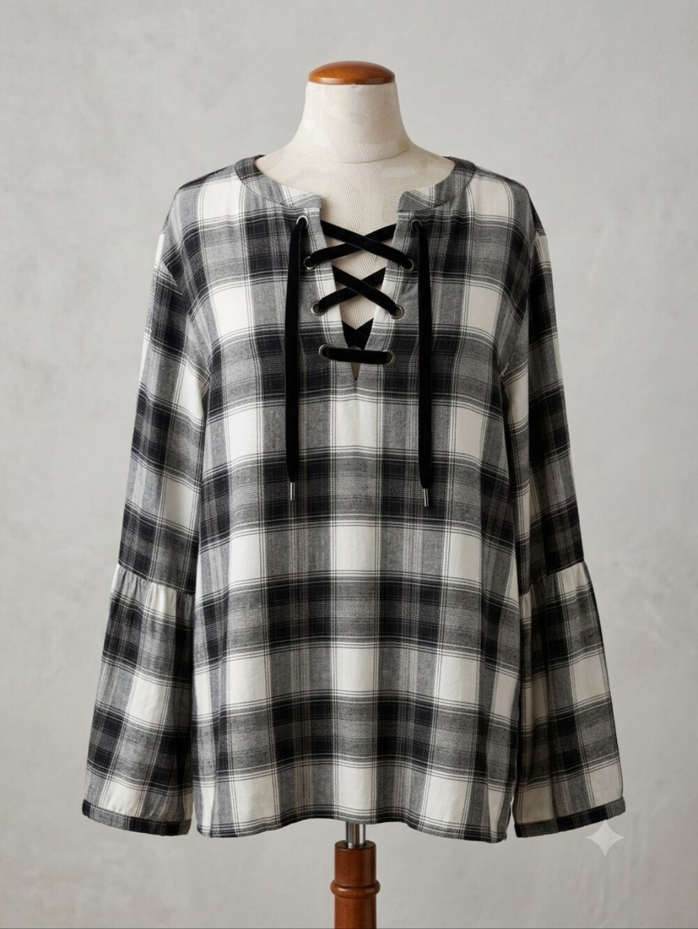 Philosophy NWT Plaid Lace-Up Long Sleeve Top - Black & White, Size XL